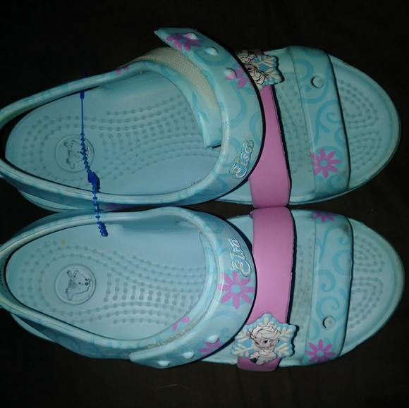 elsa crocs